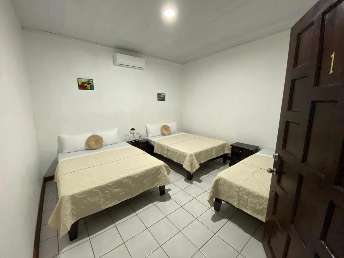 Hotel El Coco Alajuela Buitenkant foto