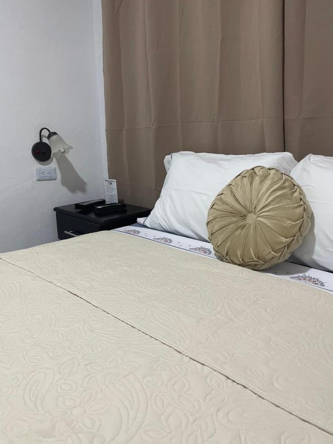 Hotel El Coco Alajuela Buitenkant foto
